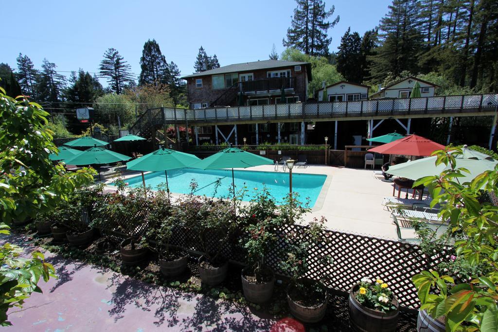 The Woods Hotel - Gay Lgbtq Cabins 盖尔南韦尔 外观 照片