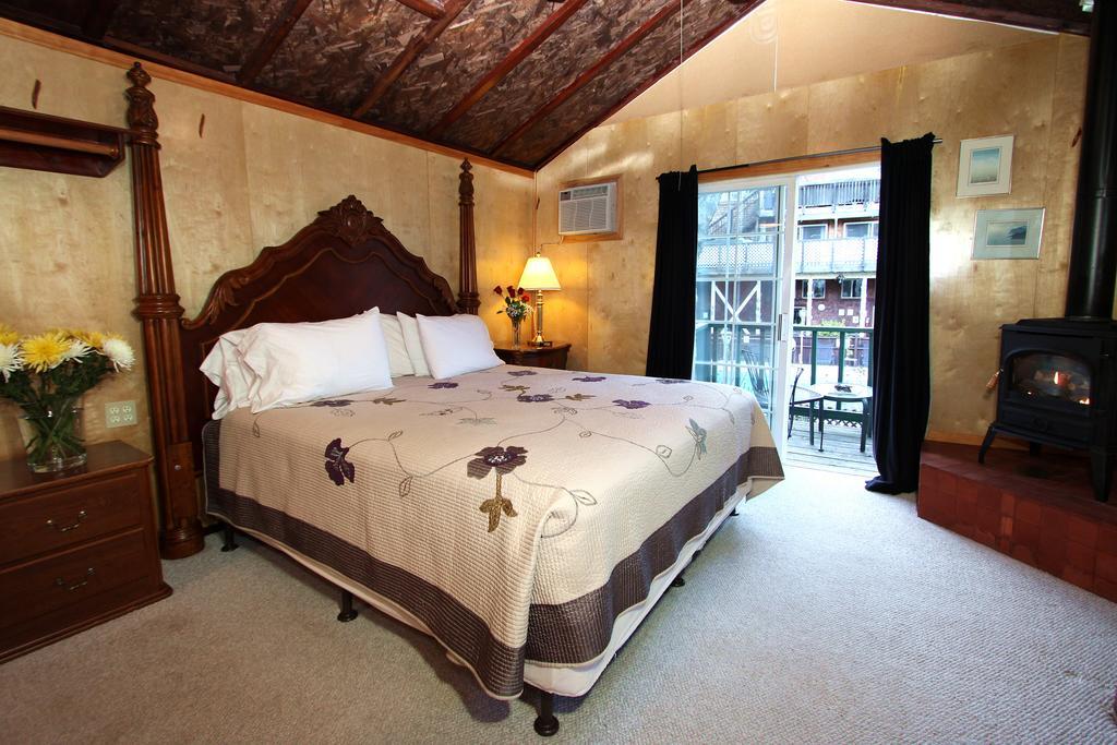 The Woods Hotel - Gay Lgbtq Cabins 盖尔南韦尔 客房 照片